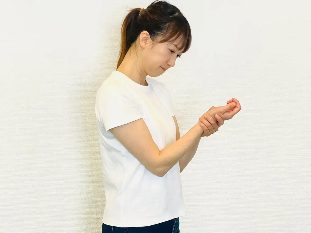 手根管症候群」手指のしびれ・こわばりでお悩みの方、当院での治療を