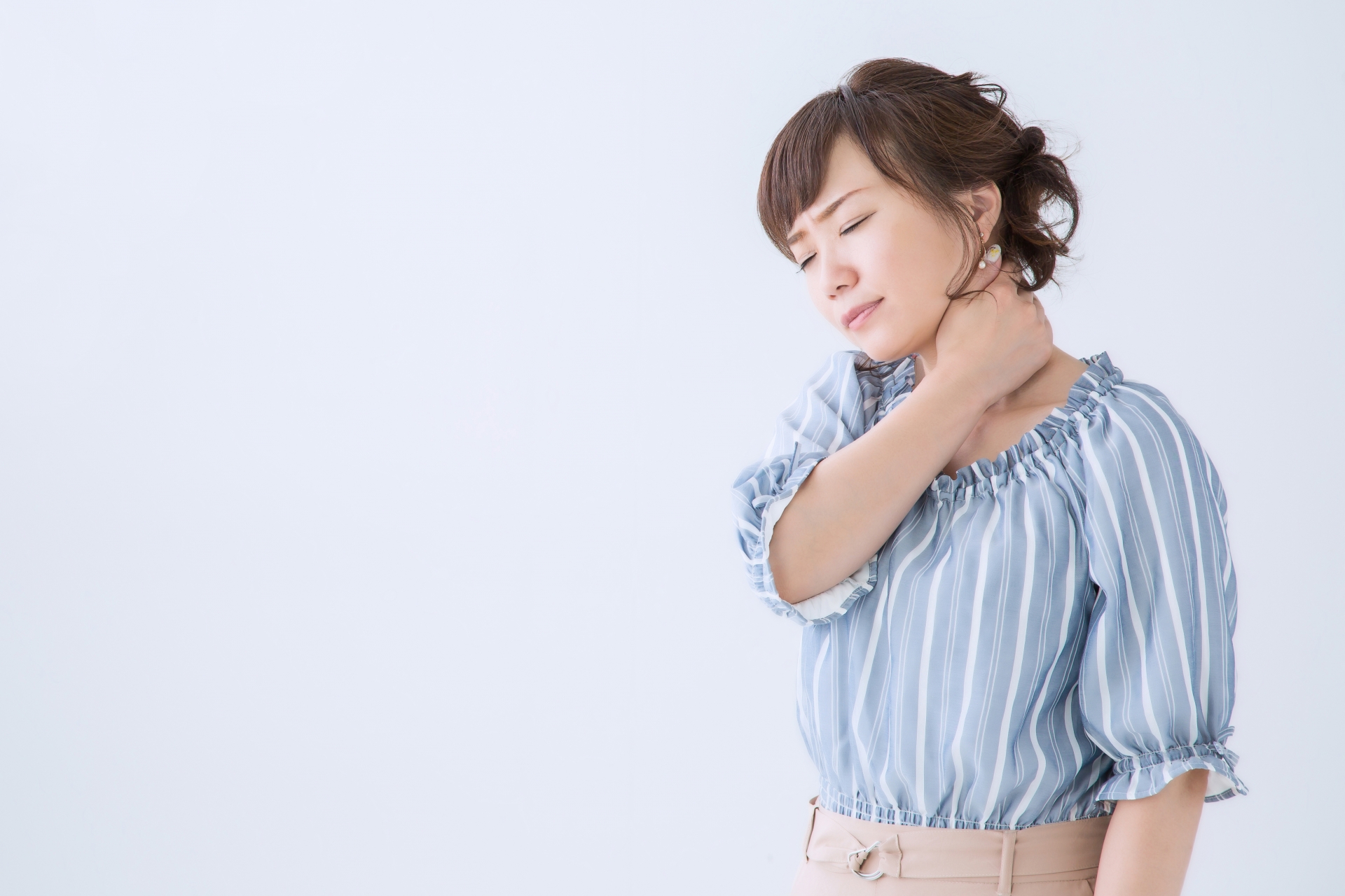 「以前はなかったのに、最近首肩こりがひどい」それは「頸椎症」かもしれません。