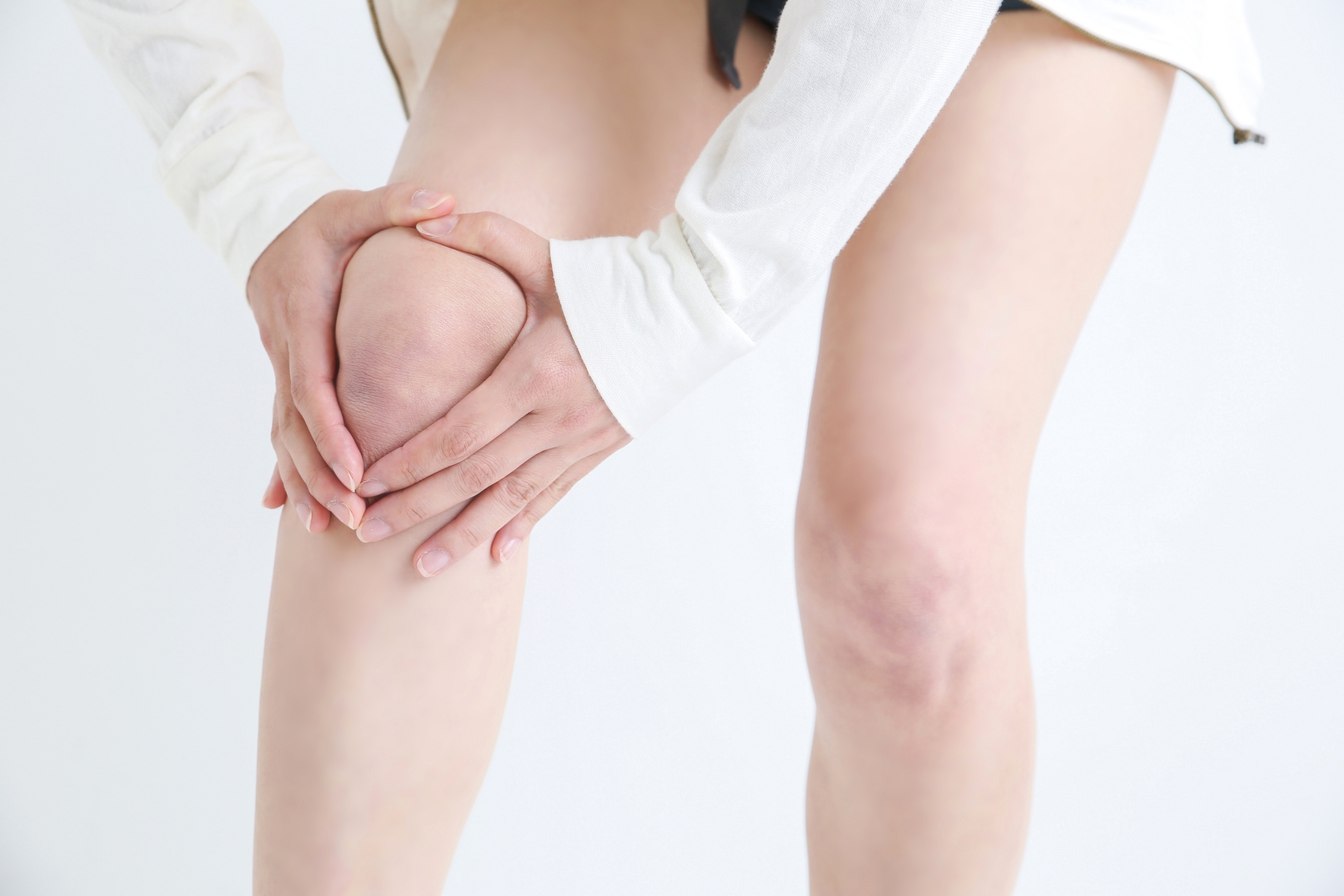 階段の昇り降りで膝のお皿の周囲が痛い、お皿の奥が痛い・・・それは「膝蓋大腿関節症」かもしれません。
