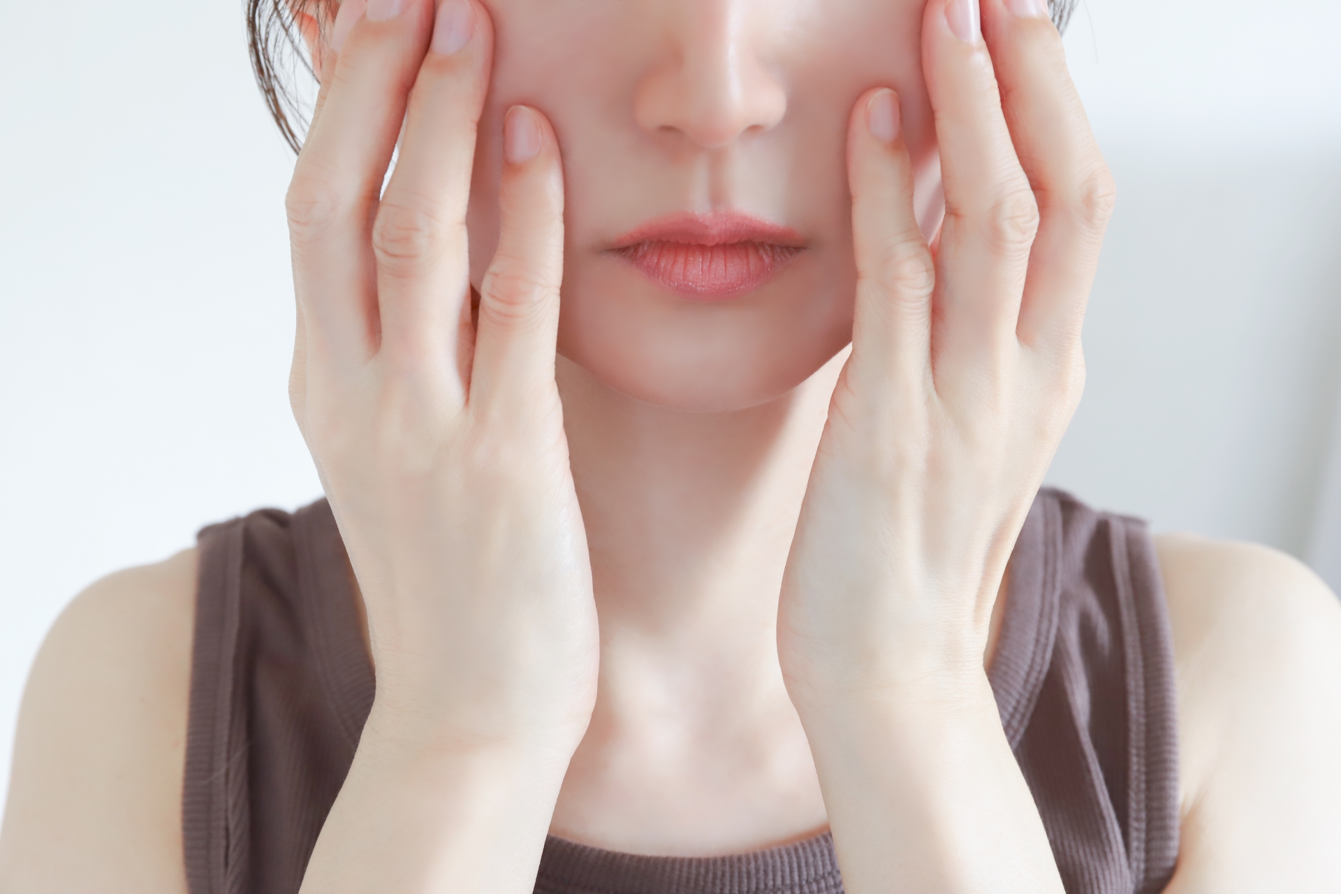 その顔の違和感、顔面神経麻痺かもしれません